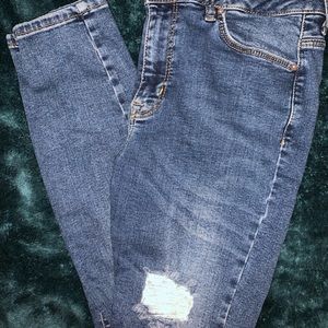 Cropped forever 21 jeans (they fit me as a 0-2)